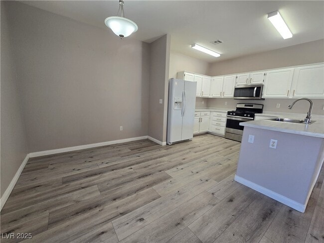 Foto del edificio - 855 N Stephanie St
