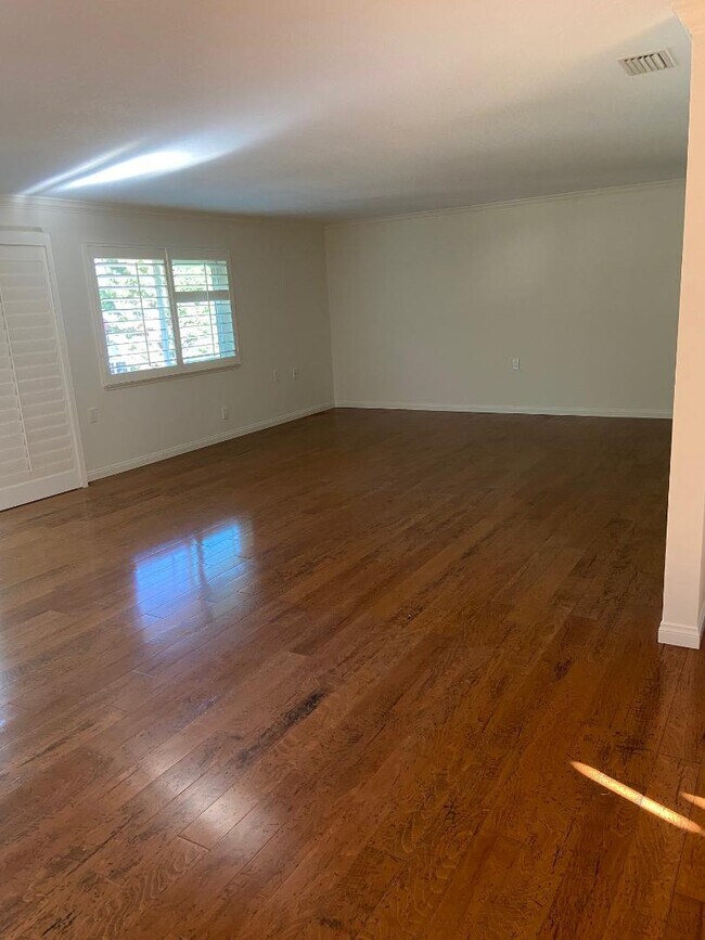 Building Photo - 2354 Via Mariposa Via W