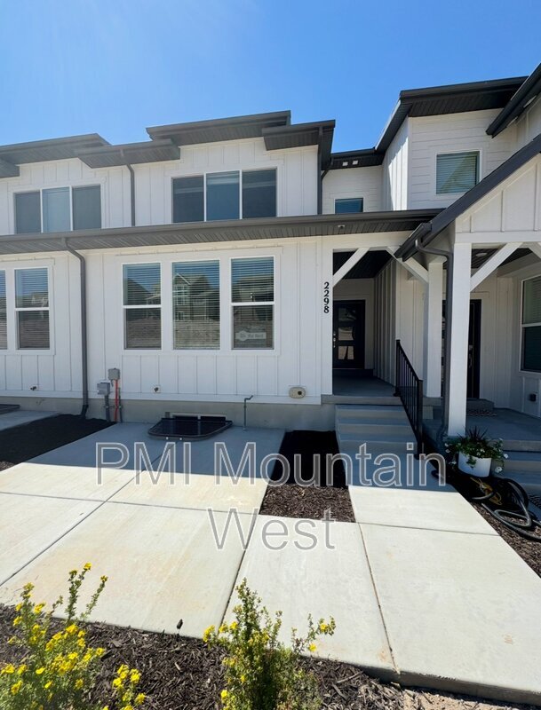 Building Photo - 2298 Wildwood Ln