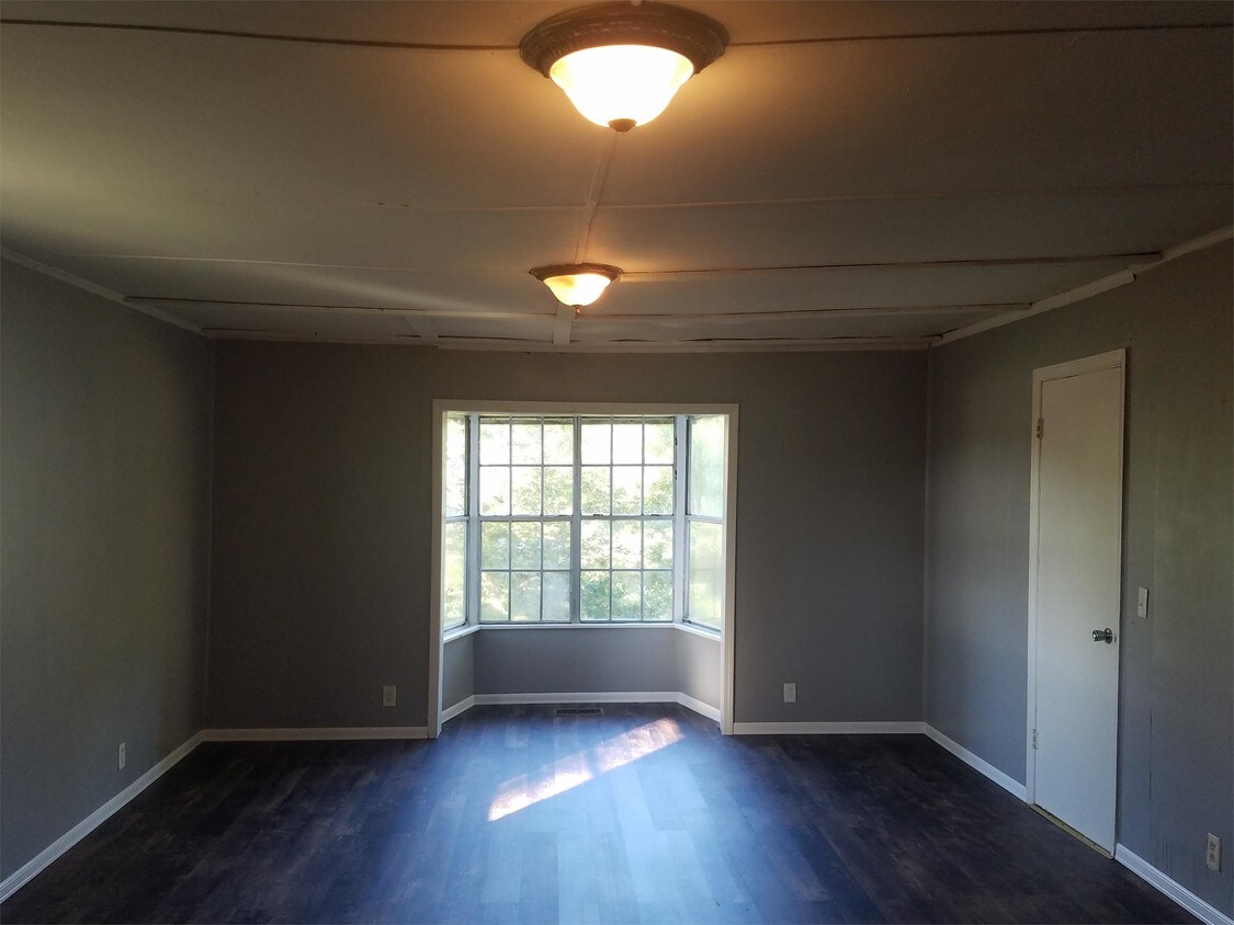 112 Buckeye Way Unit House, Dalton, GA 30720 Room for Rent in Dalton