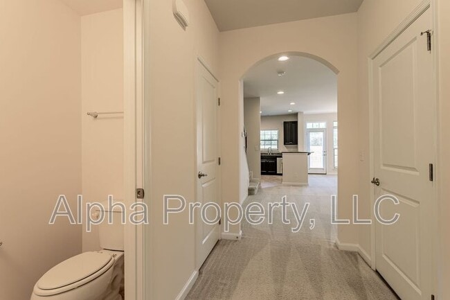 Building Photo - 455 Christiane Way