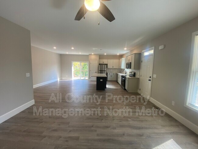 Foto del edificio - 5390 Valley Dr