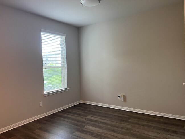 Building Photo - 1513 Carlene Pruett St