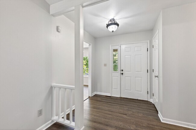 Foto del edificio - Charming Brick Ranch-Style Cul-de-Sac Home in Garner!