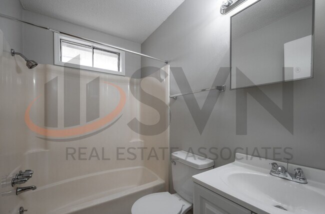 Building Photo - 910 Fiske St