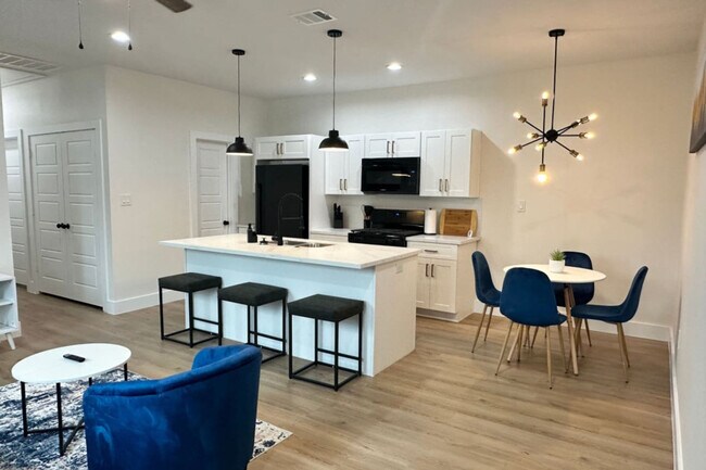 Foto del edificio - 929 Marjorie St