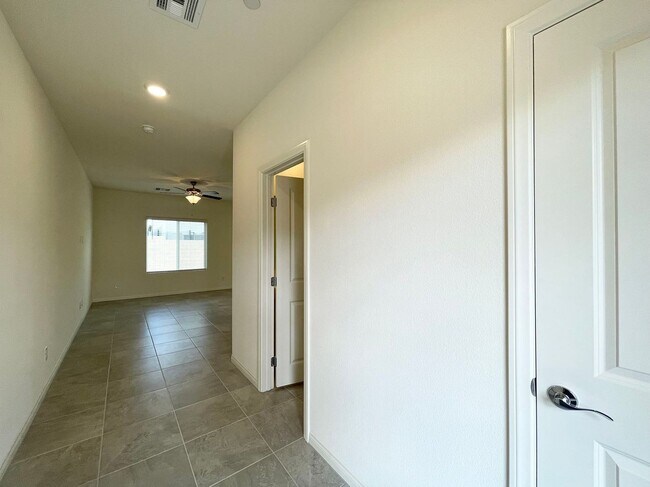 Building Photo - NICE TWO STORY SINGLE FAMILYT HOUSE