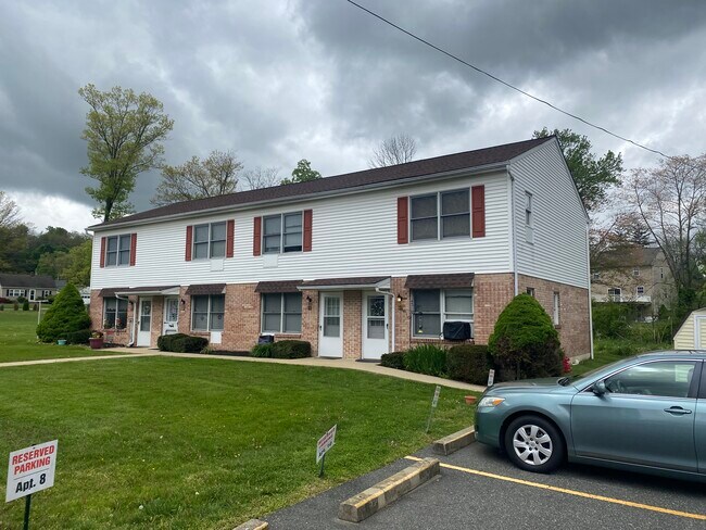 Building Photo - 276 Landis Ln