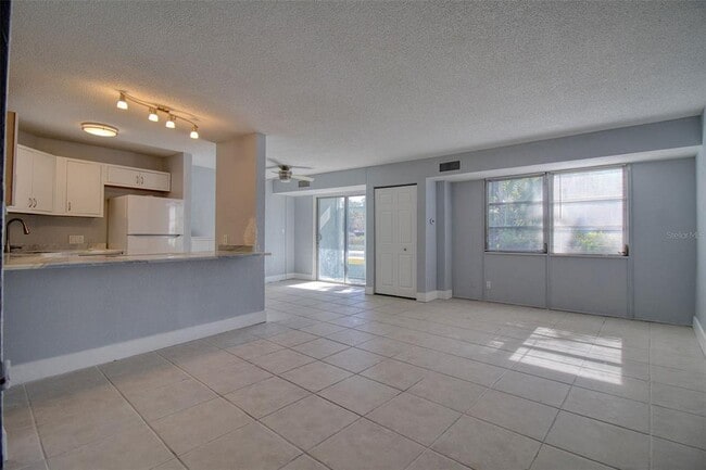 Building Photo - 3315 58th Ave S