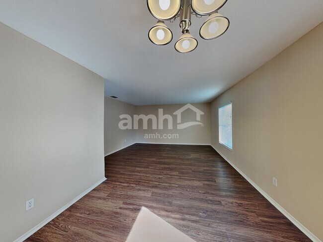 Building Photo - 2050 Harcourt Pl