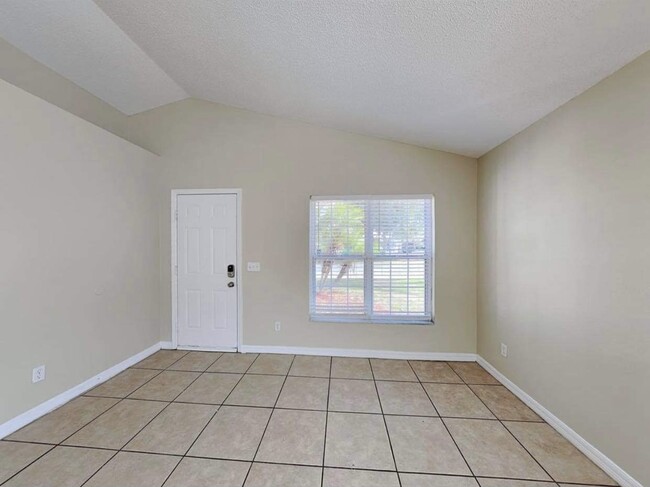 Foto del edificio - 9625 Hollyhill Dr