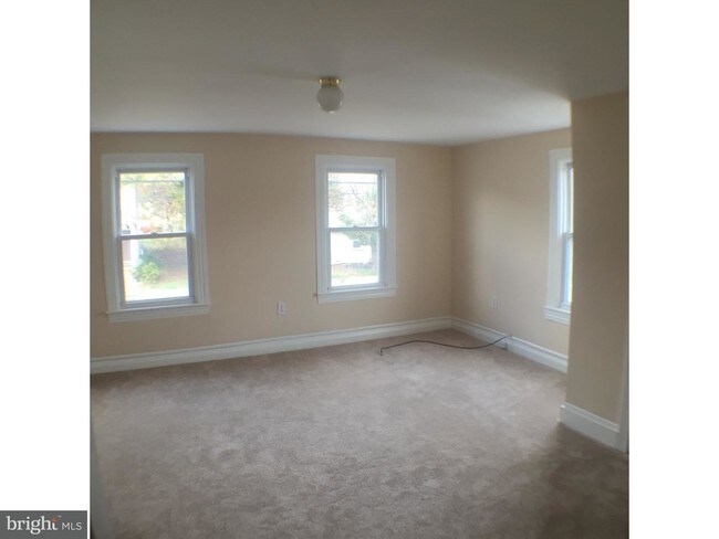 Building Photo - 308 Main St