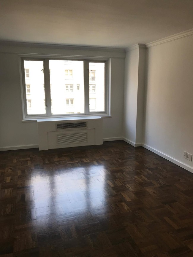 Building Photo - 920 Park Avenue