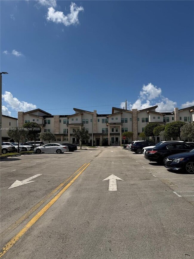 Foto del edificio - 10479 NW 82nd St