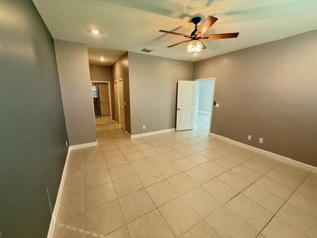 Foto del edificio - 1231 Tangled Orch Trce