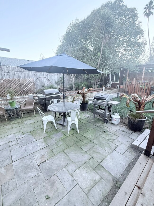 Building Photo - 3136 Hoen Ave