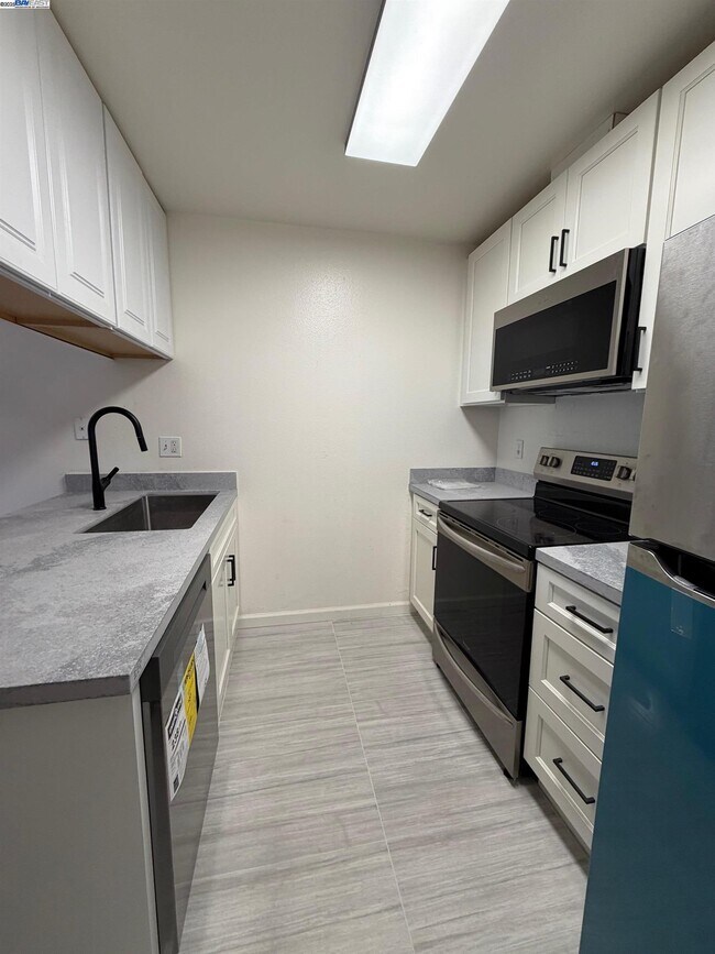 Building Photo - 5425 Concord Blvd