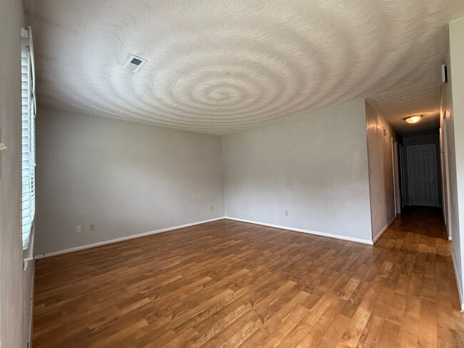 Building Photo - 733 Mayfield Ave