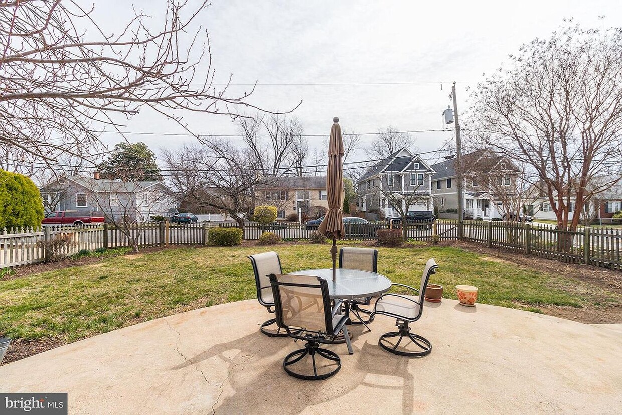 Foto principal - 5610 Wilson Blvd
