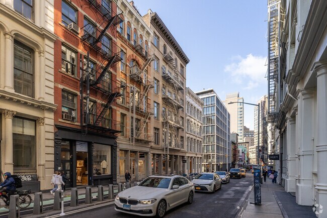 Building Photo - 75-85 Grand St