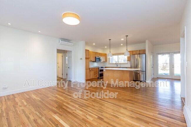 Building Photo - 1635 Quince Ave