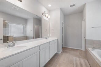 Building Photo - 1203 Cascade Hls Dr