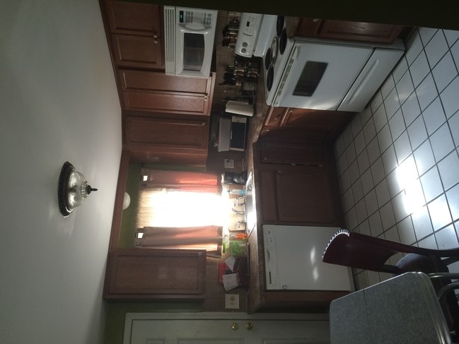 Kitchen - 216 Summer St