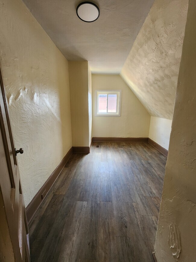 Foto del edificio - 310 N Craig St