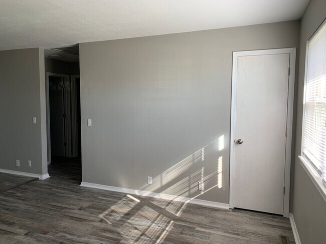 Foto del edificio - 3037-3039 W 15th St