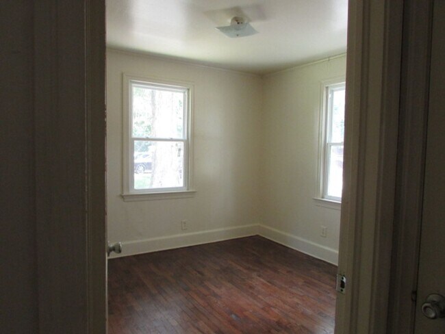 Foto del edificio - Spacious Three Bedroom