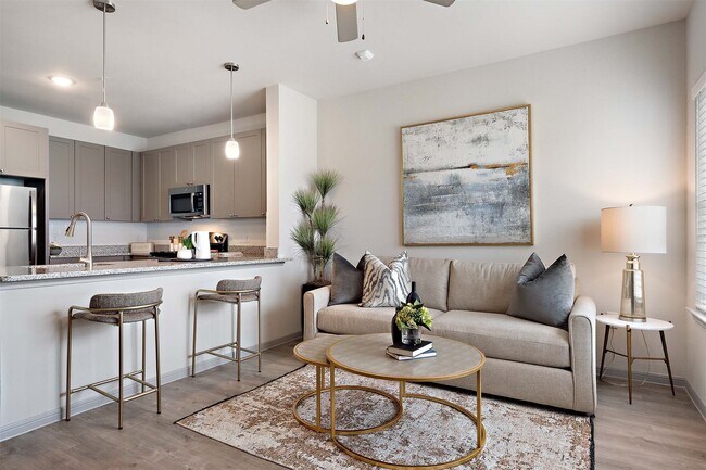 Building Photo - 1101 Halsey Dr