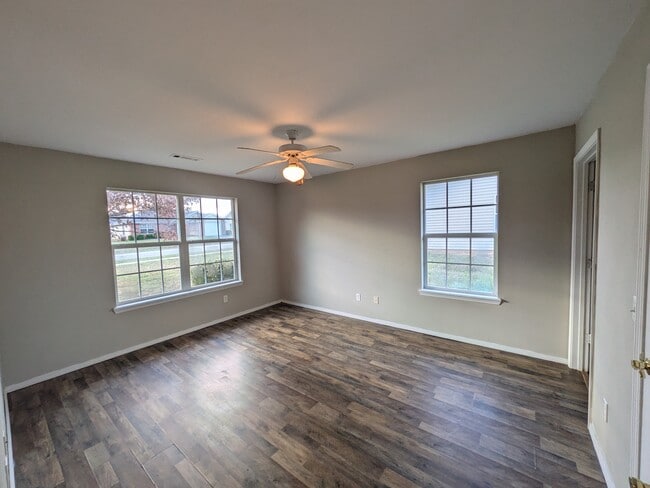 Building Photo - 1419 Crape Myrtle Dr