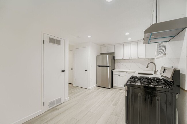 Foto del edificio - Shorewood Place 1035