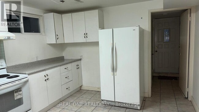 Building Photo - 3622 Molly Ave