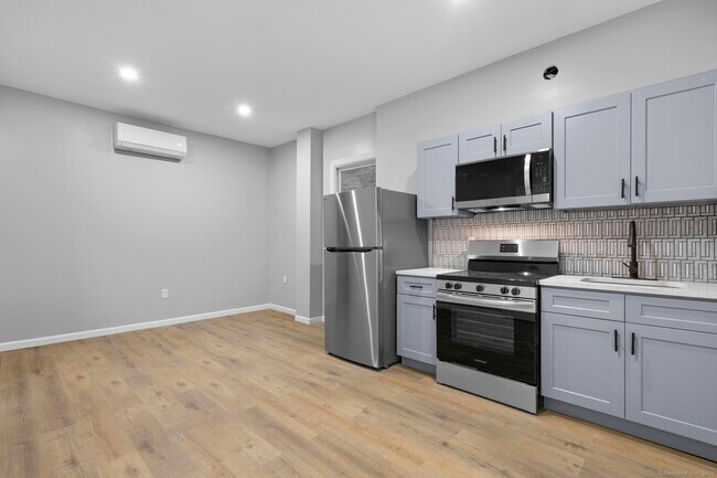 Foto del edificio - 140 Grand St