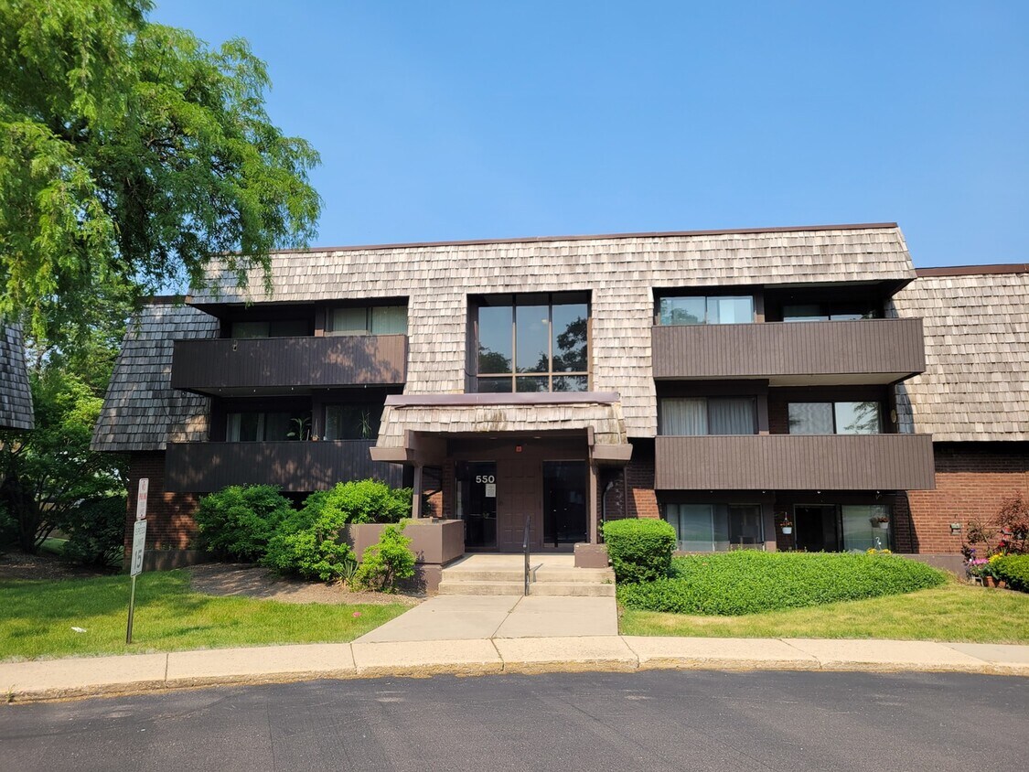 550 Timber Ridge Dr Unit 101A, Carol Stream, IL 60188 Condo for Rent