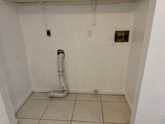 Foto del edificio - 1017 Carolina Ave