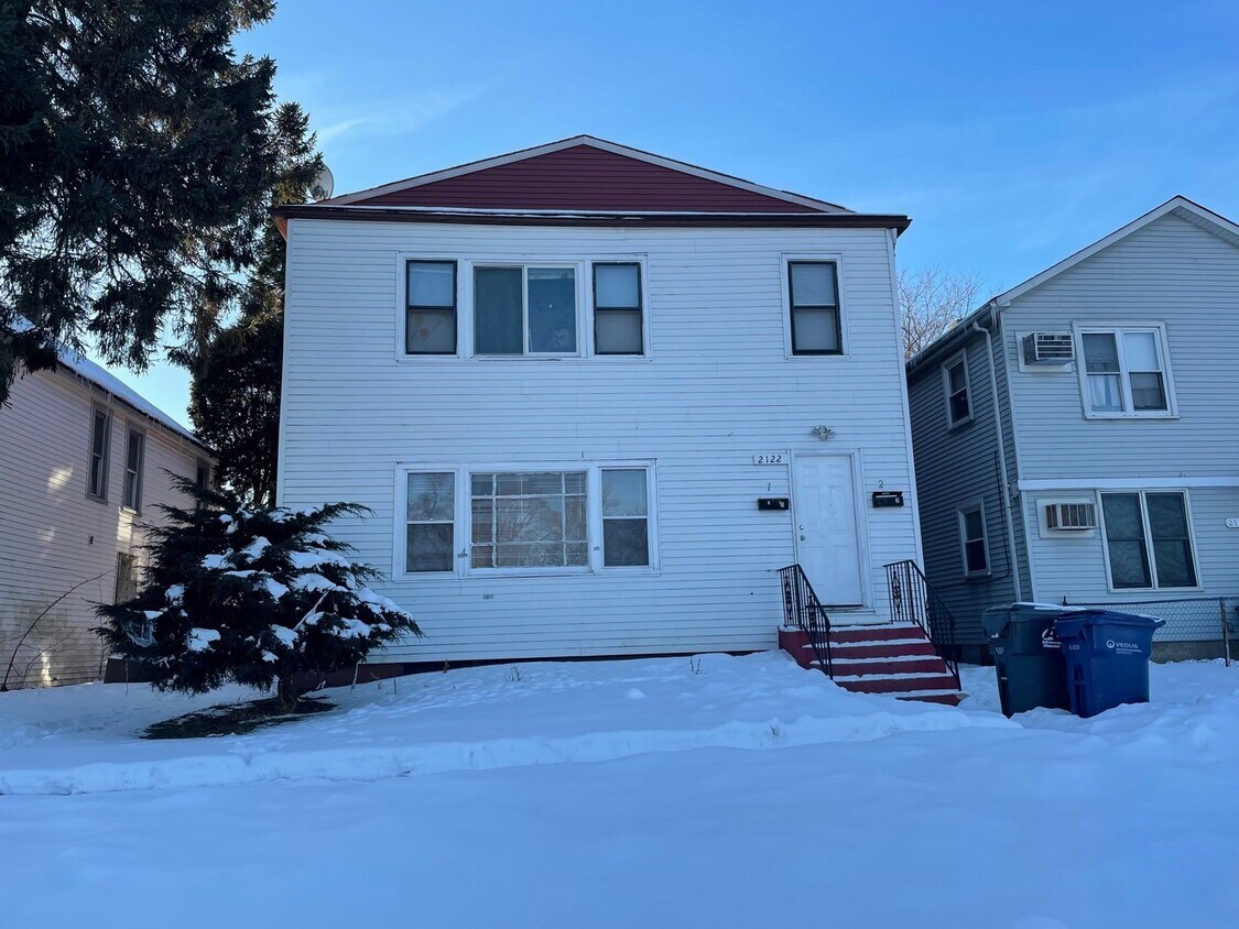 Foto principal - 2122 Grove Ave