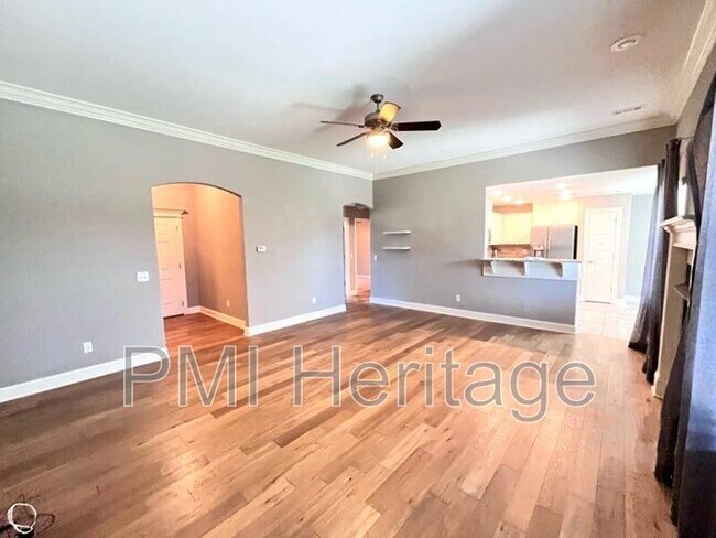 Foto del edificio - 7549 Devonshire Ave