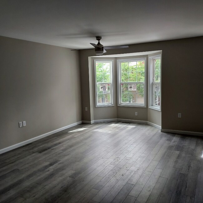 Foto del edificio - 106 Ridge Ct