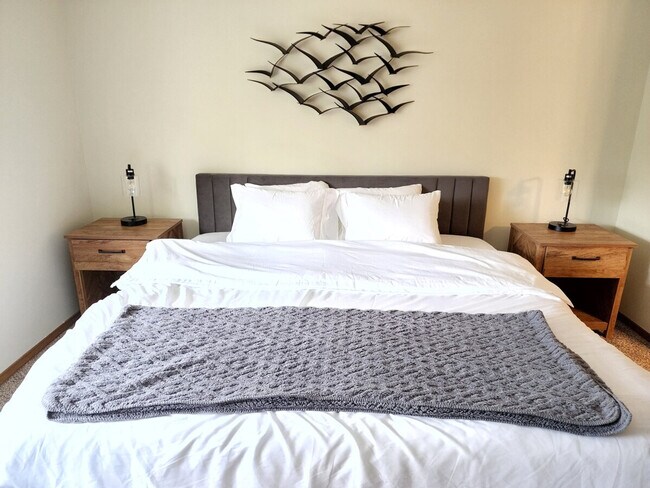 Foto del edificio - 15904 Admiralty Way