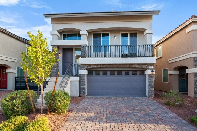 Building Photo - Modern upgrades, Tesla solar, and versatil...