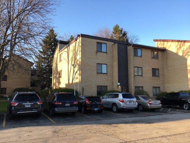 Building Photo - 1215 S Forums Ct