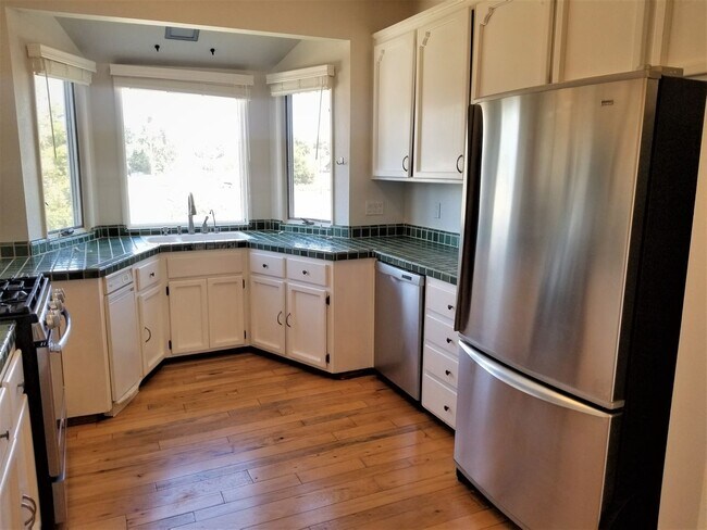 Building Photo - Large home 20 minutes from SLO - Garden Fa...