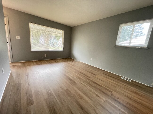 Foto del edificio - 272 Dellwood Ave