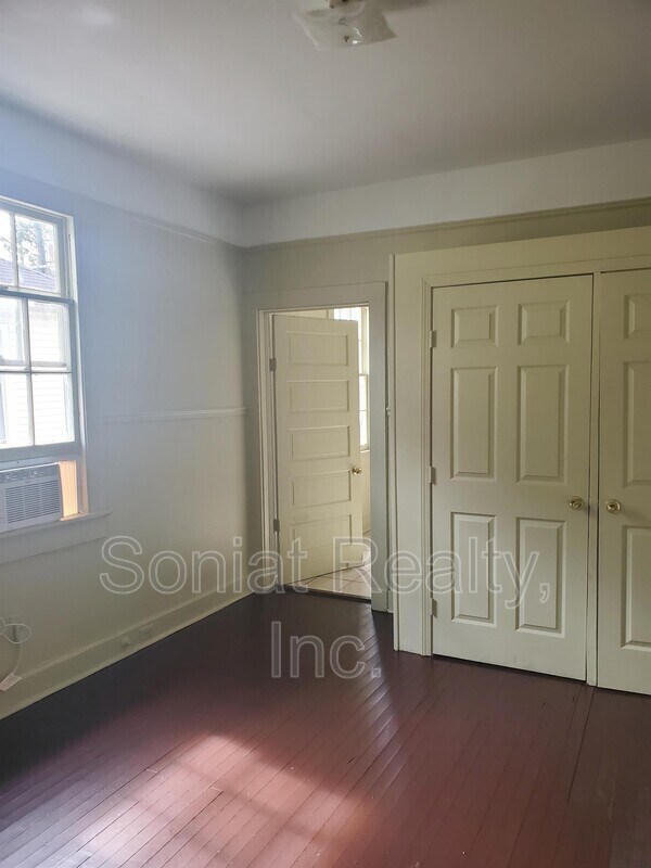 Building Photo - 4406 D'Hemecourt St