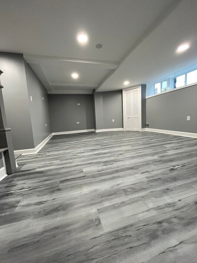 Foto del edificio - 5122 N Austin Ave