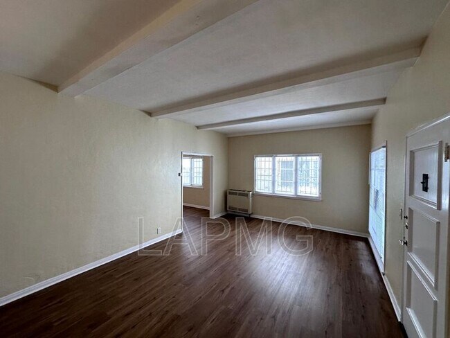 Building Photo - 4161 1/2 Garthwaite Ave.