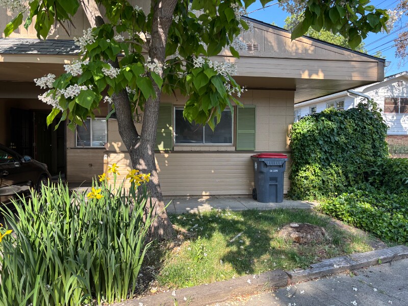 Foto principal - 614 J St
