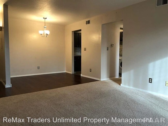 Building Photo - 2408 W Pasmoso Dr